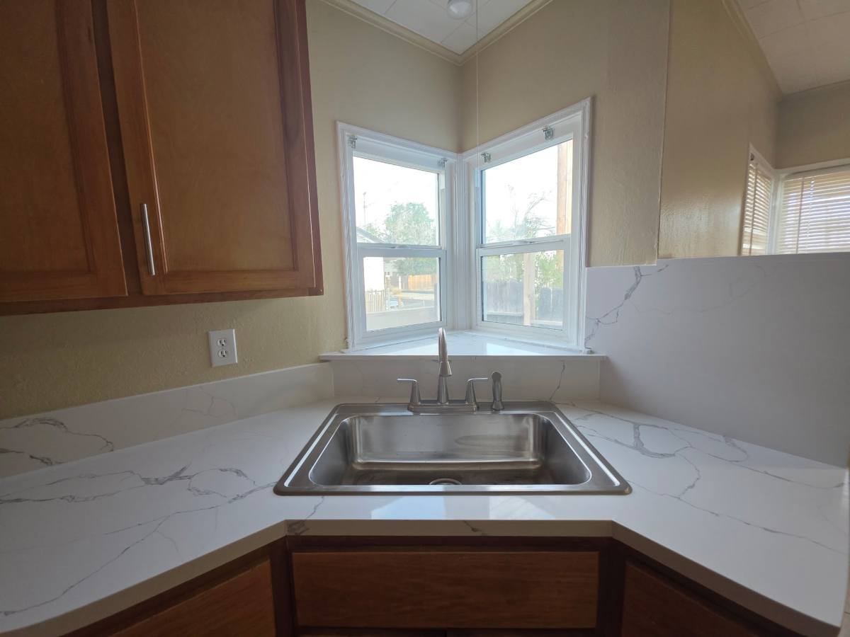 House for rent at 557 W Oldfield, Lancaster, CA 93536