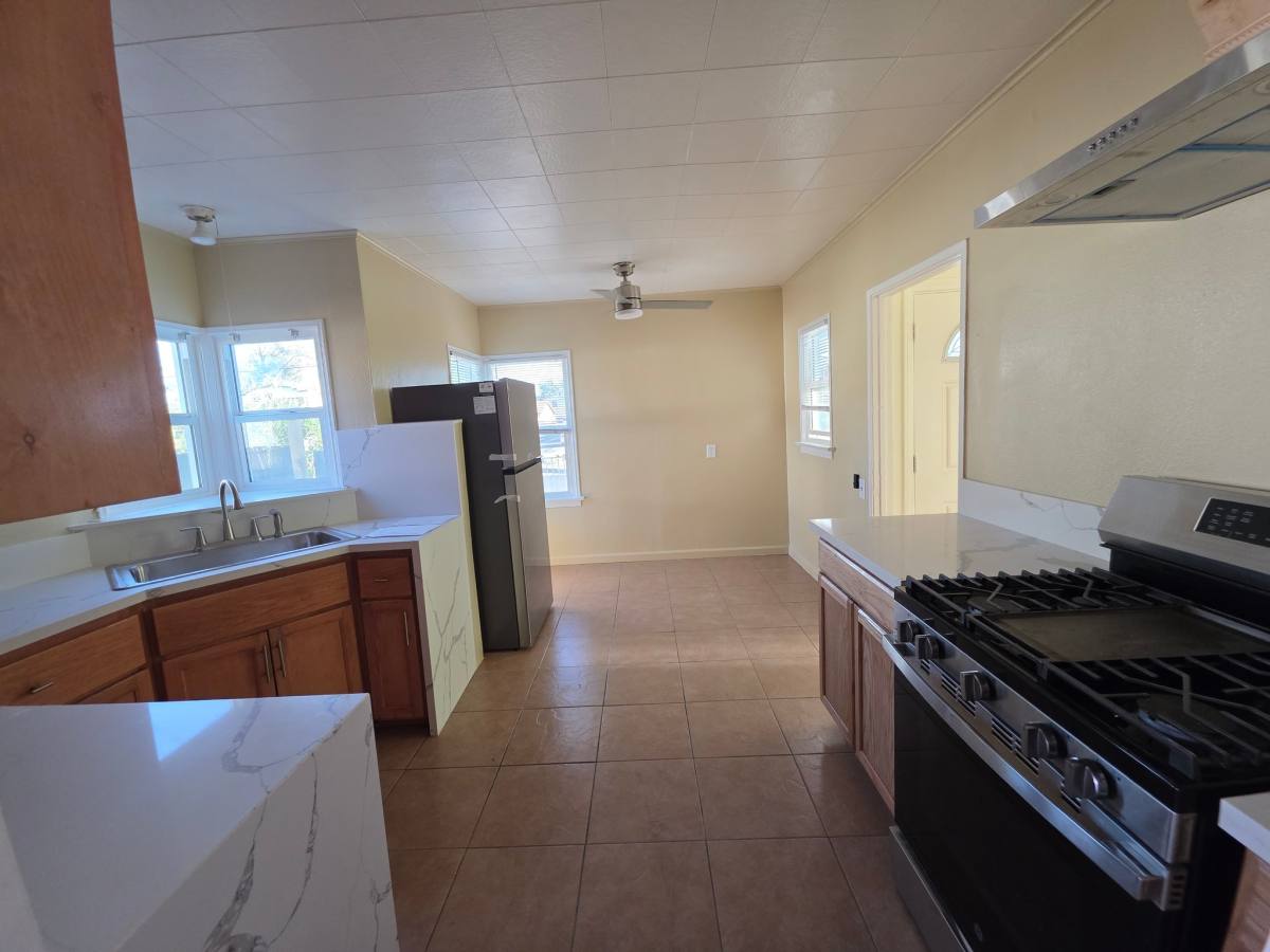 House for rent at 557 W Oldfield, Lancaster, CA 93536