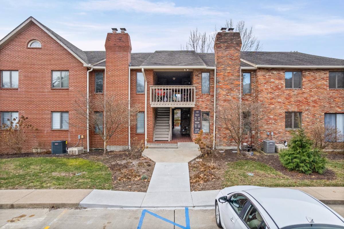 Apartment for rent at 104 E Green Meadows Rd #SHAMROCK Condo, Columbia, MO 65203
