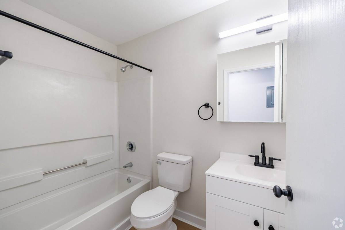 Apartment for rent at 2 Meadowbrook Circle #105, Fulton, NY 13069