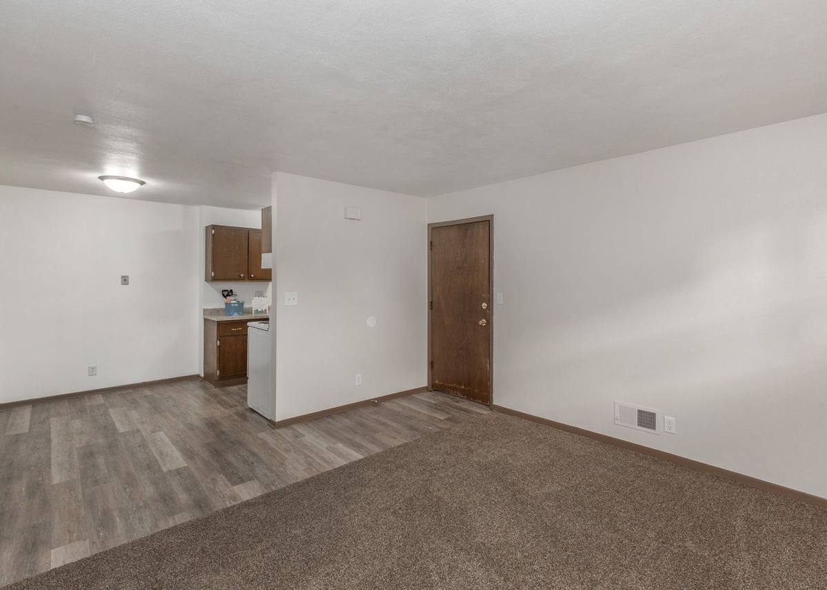 Apartment for rent at 2415 Jebens Ave, Davenport, IA 52804