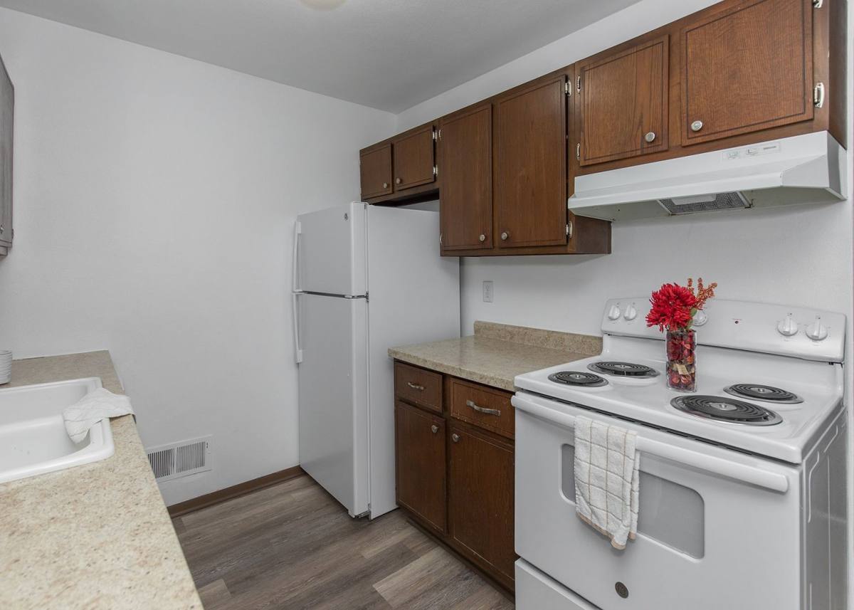Apartment for rent at 2415 Jebens Ave, Davenport, IA 52804