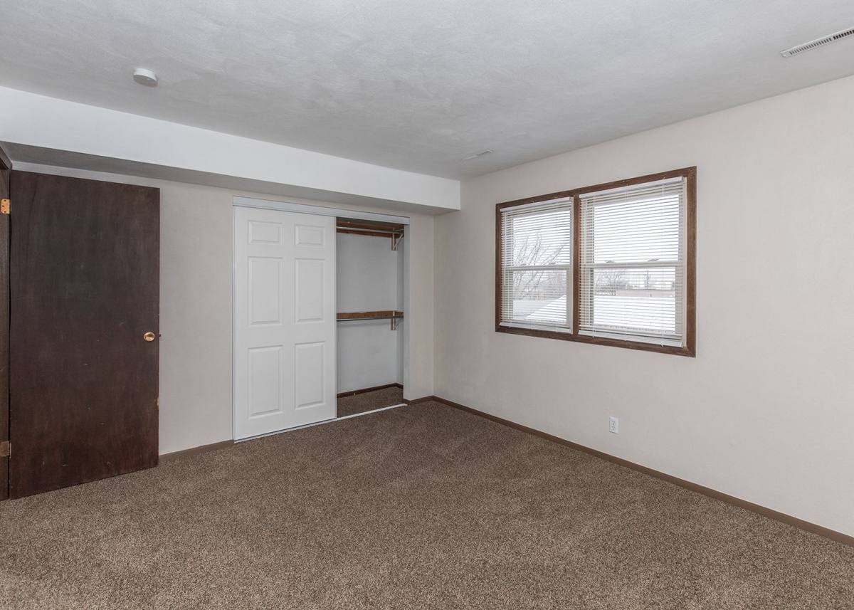 Apartment for rent at 2415 Jebens Ave, Davenport, IA 52804
