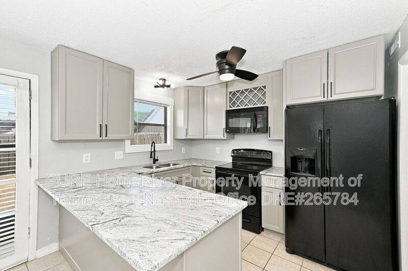 Townhouse for rent at 212 Harpers Mill Rd, Hermitage, TN 37076