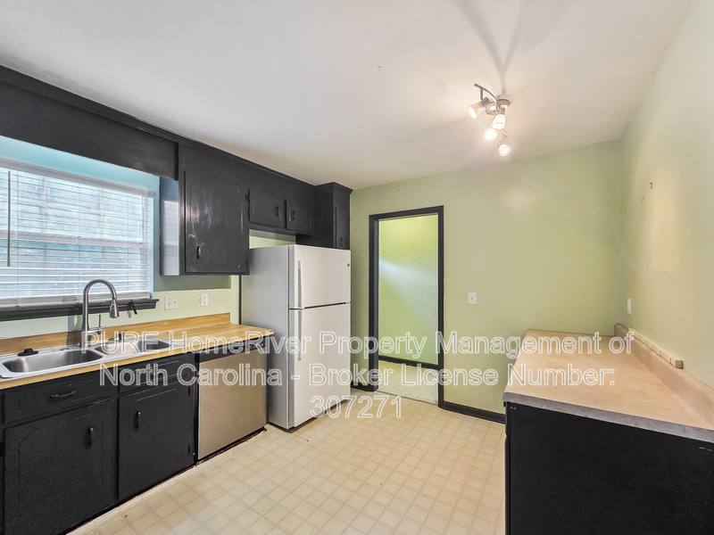 House for rent at 9444 Stately Oak Lane, Charlotte, NC 28227