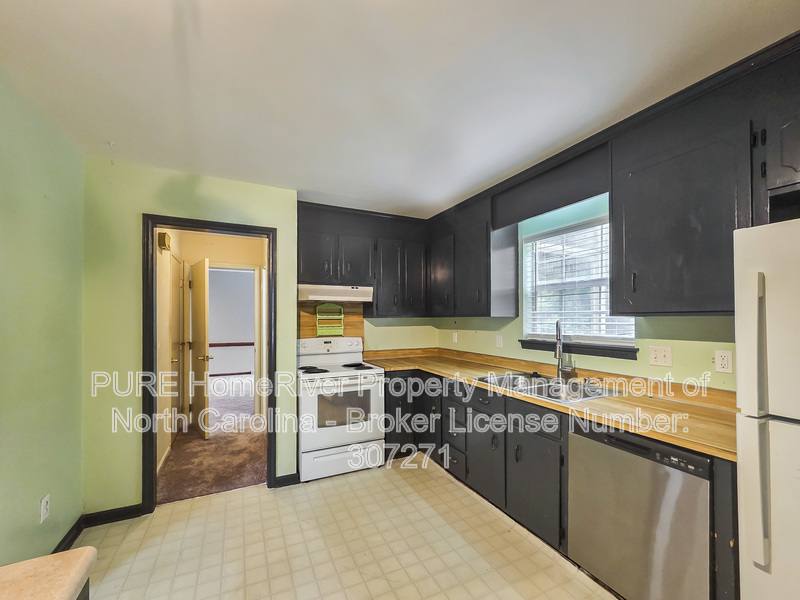 House for rent at 9444 Stately Oak Lane, Charlotte, NC 28227