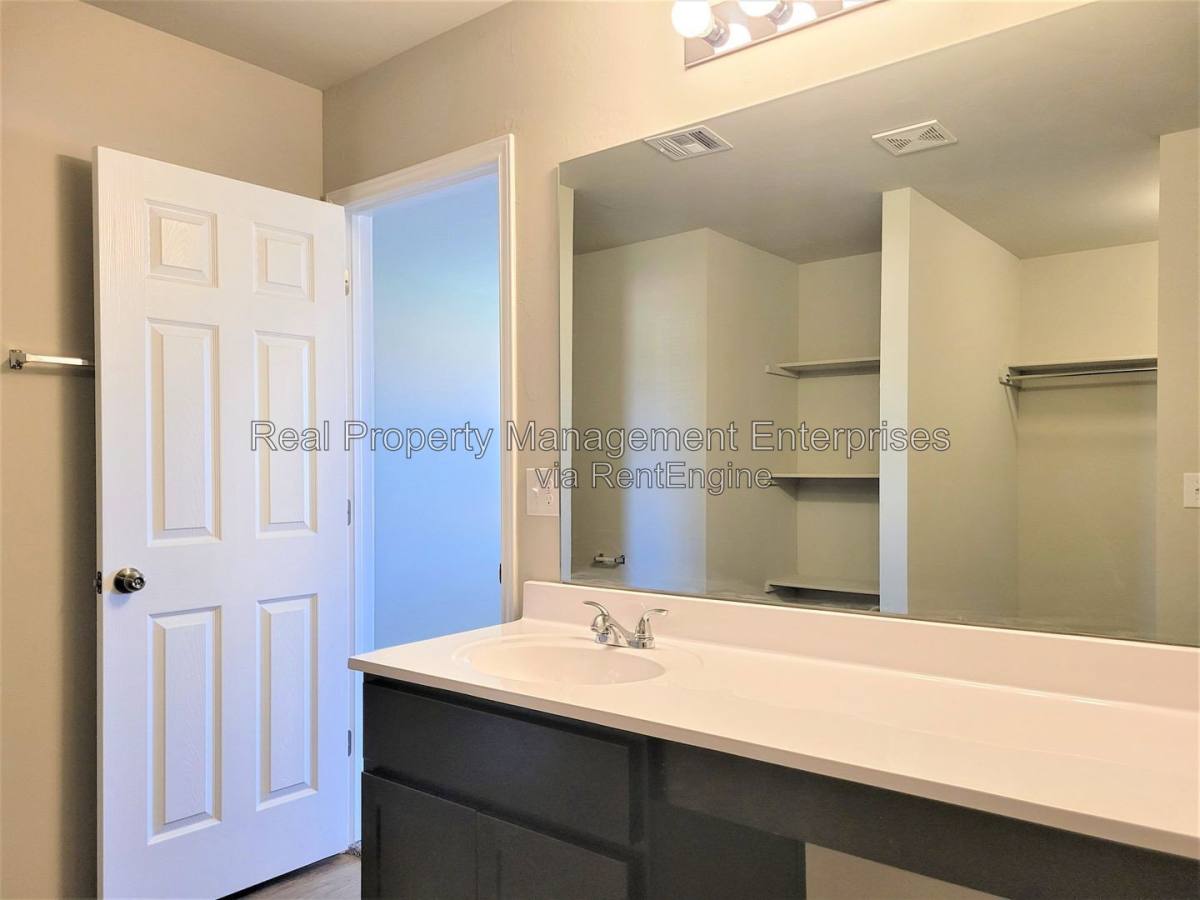 House for rent at 21215 Winding Brook, Harrah, OK 73045