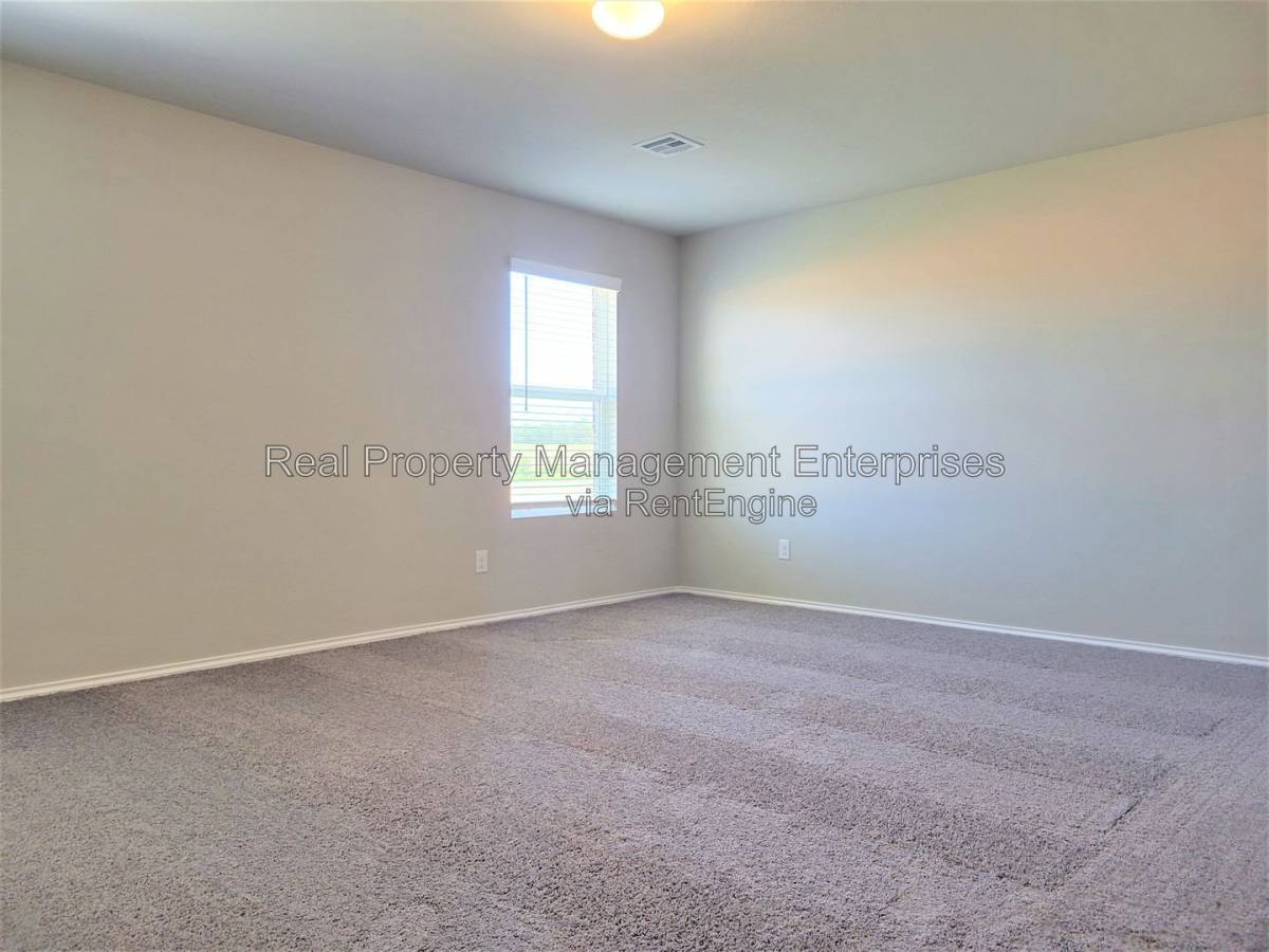 House for rent at 21215 Winding Brook, Harrah, OK 73045