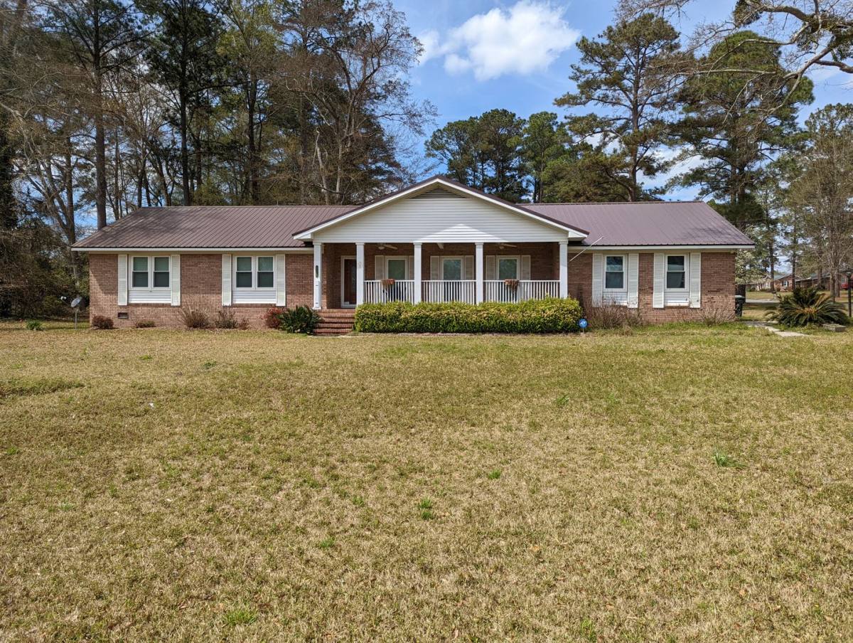 House for rent at 216 Brookwood Dr, Dublin, GA 31021