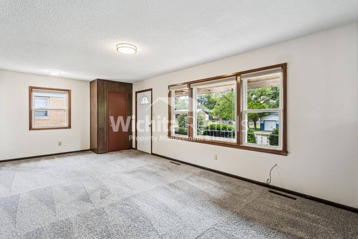 House for rent at 525 S Derby Ave, Derby, KS 67037