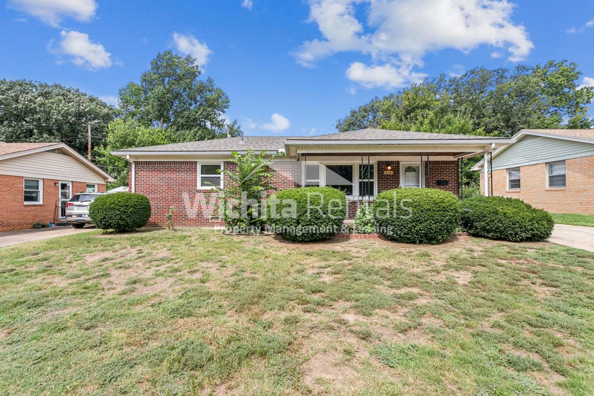 House for rent at 525 S Derby Ave, Derby, KS 67037