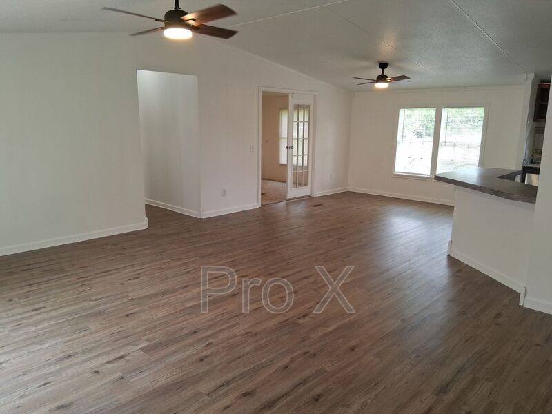 House for rent at 910 Sands Rd, Cave Springs, AR 72718