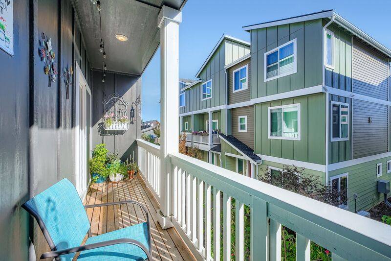 Townhouse for rent at 32668 Steamboat Lane, Black Diamond, WA 98010
