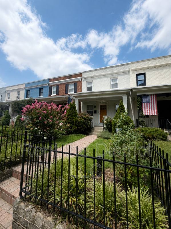House for rent at 1910 D St NE, Washington, DC 20002
