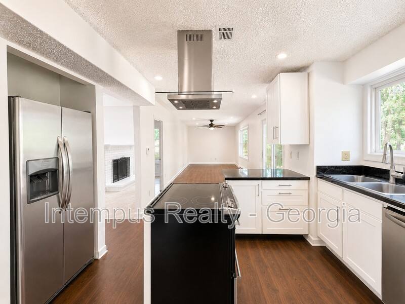 House for rent at 10440 Virginia Pine Lane, Alpharetta, GA 30022