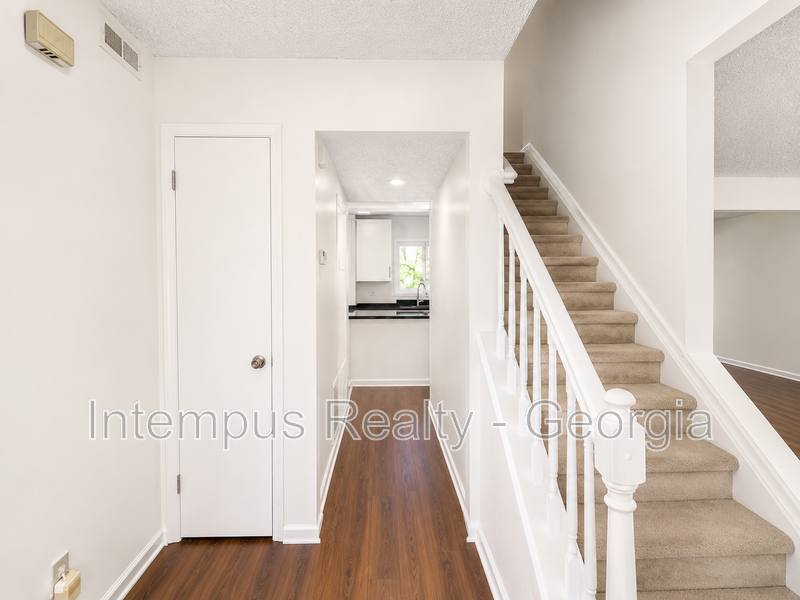 House for rent at 10440 Virginia Pine Lane, Alpharetta, GA 30022