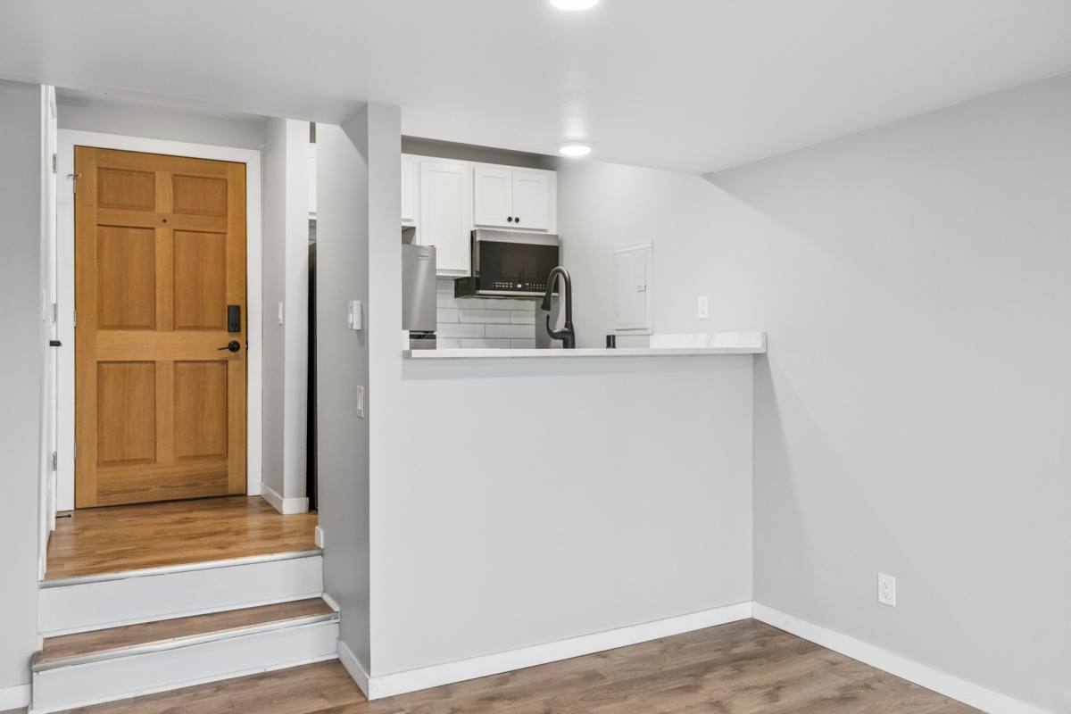 1314 N Gammon Rd #B, Middleton, WI 53562 - Apartment for Rent - Image 1