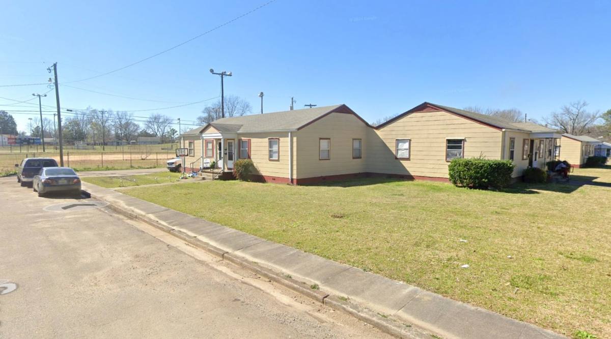 Apartment for rent at 1205 Thomason Ave, 1242 Virginia St, Birmingham, AL 35217