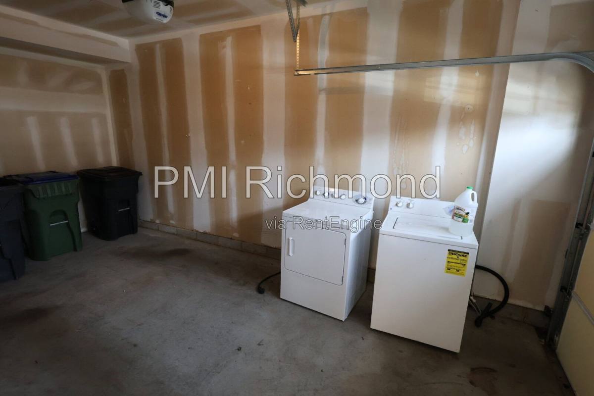 Townhouse for rent at 5805 Park Creste Dr, Glen Allen, VA 23059