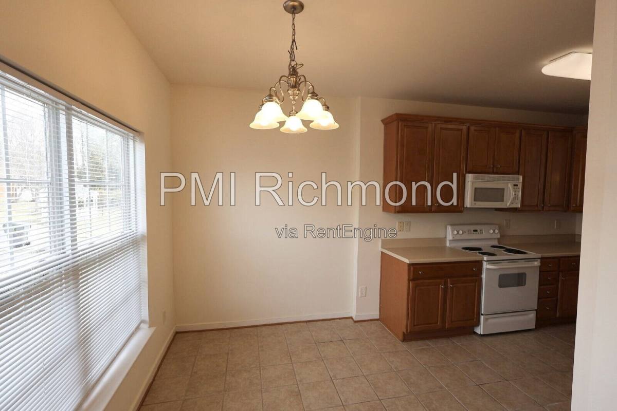 Townhouse for rent at 5805 Park Creste Dr, Glen Allen, VA 23059