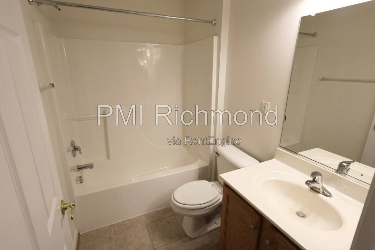 Townhouse for rent at 5805 Park Creste Dr, Glen Allen, VA 23059