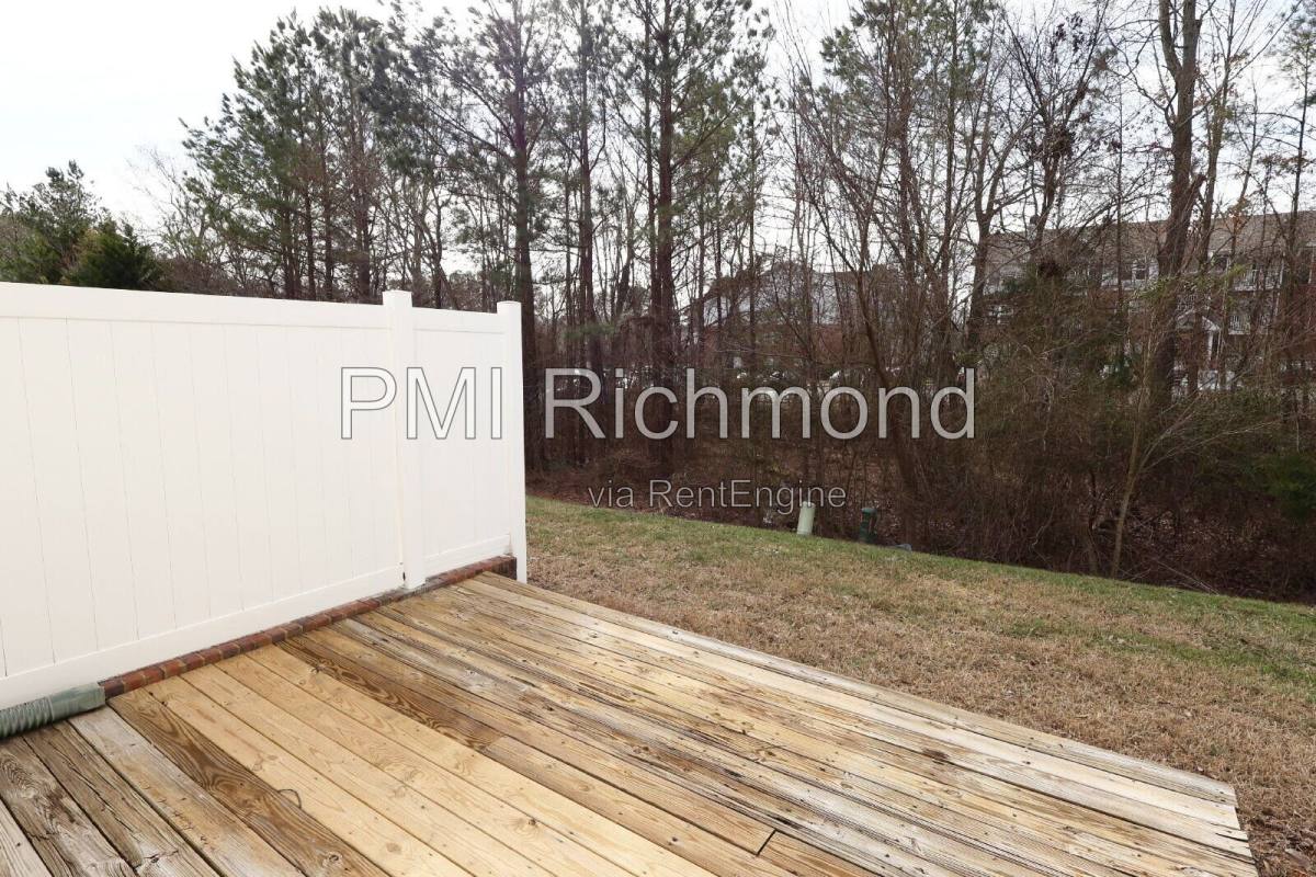 Townhouse for rent at 5805 Park Creste Dr, Glen Allen, VA 23059