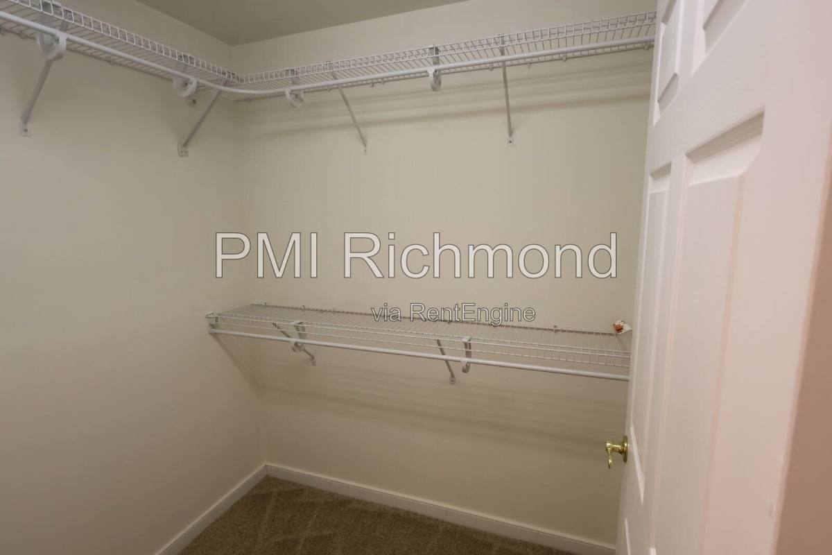Townhouse for rent at 5805 Park Creste Dr, Glen Allen, VA 23059