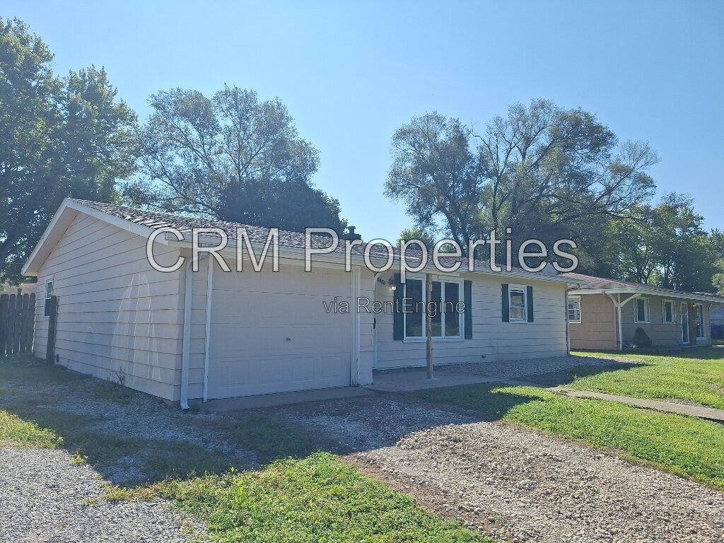 House for rent at 5800 Mendota Dr, Kokomo, IN 46902