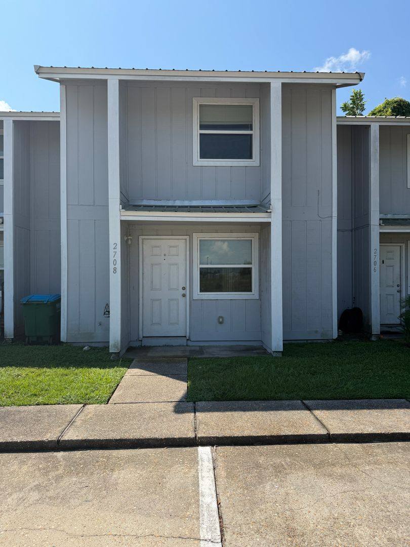 Townhouse for rent at 2708 E 17th St, Panama City, FL 32405