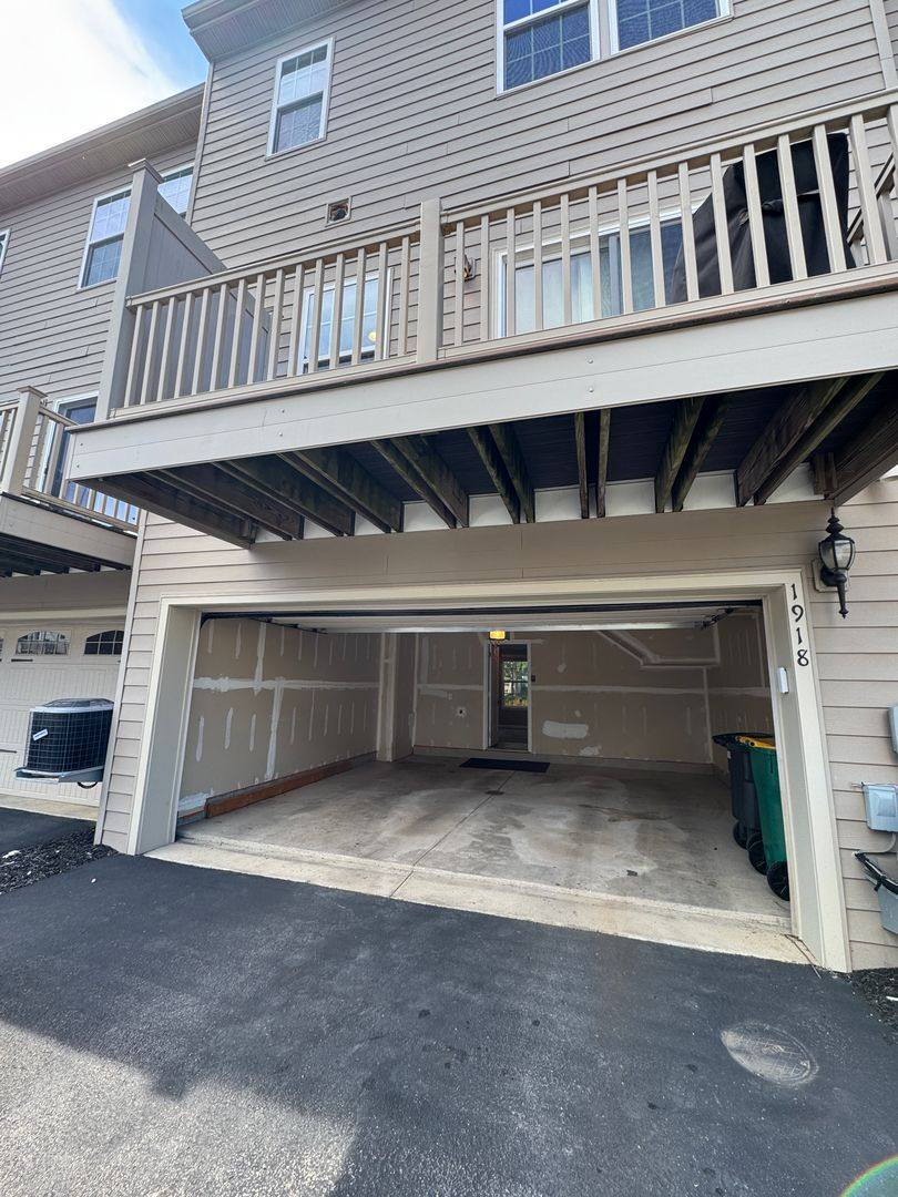Townhouse for rent at 1918 Georgetown Dr, Sewickley, PA 15143
