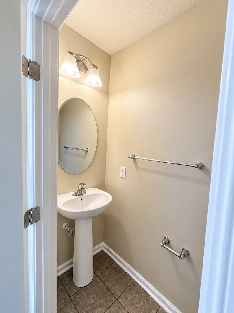 Townhouse for rent at 1918 Georgetown Dr, Sewickley, PA 15143