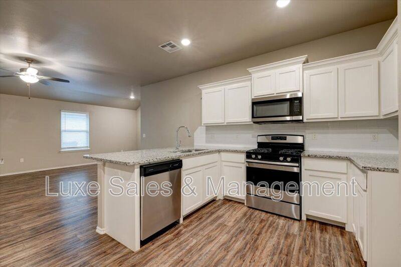 House for rent at 10910 NW 119th, Yukon, OK 73099