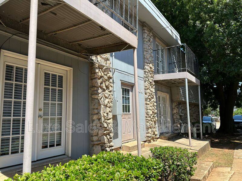 Apartment for rent at 6016 NW Expressway #B, Oklahoma City, OK 73132