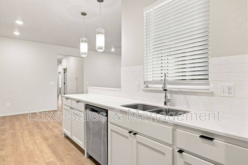 8012 NW 110th Dr, Oklahoma City, OK 73162 - House for Rent - Image 7