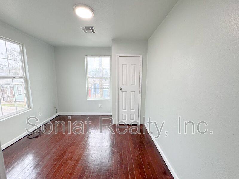 Apartment for rent at 3433 Lasalle St, New Orleans, LA 70115