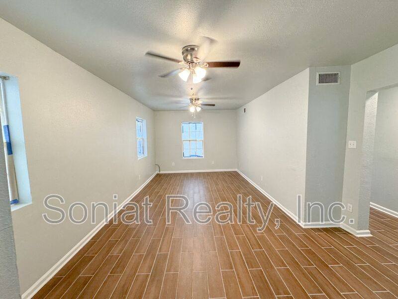 Apartment for rent at 3433 Lasalle St, New Orleans, LA 70115