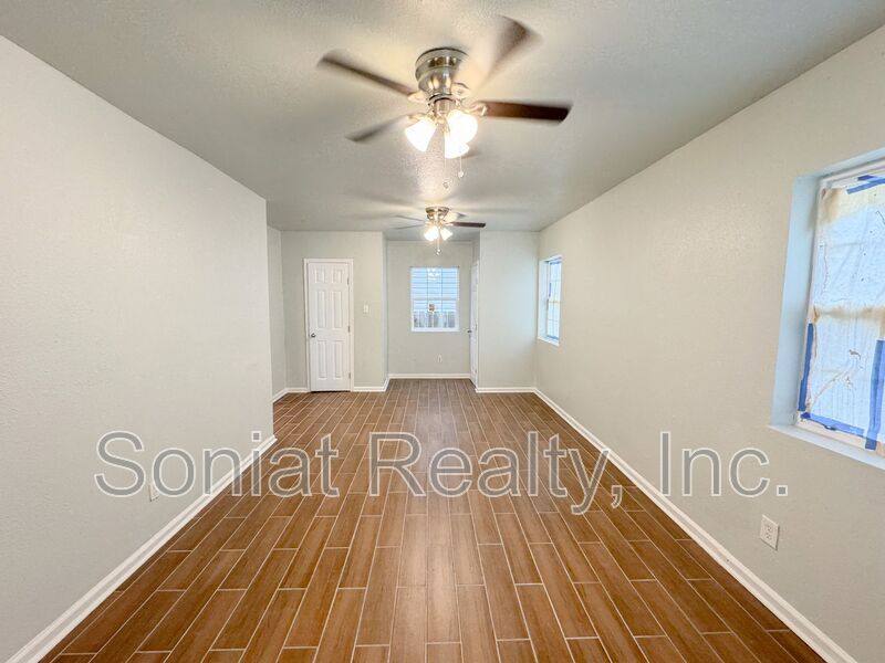 Apartment for rent at 3433 Lasalle St, New Orleans, LA 70115