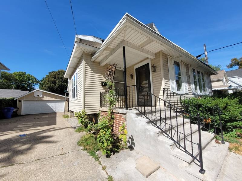House for rent at 1009 N Oneida St, Appleton, WI 54911