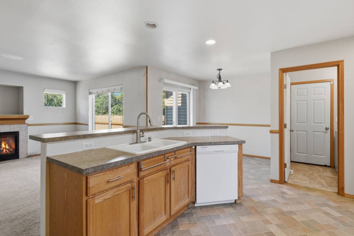 House for rent at 14803 48th Ave SE, Everett, WA 98208