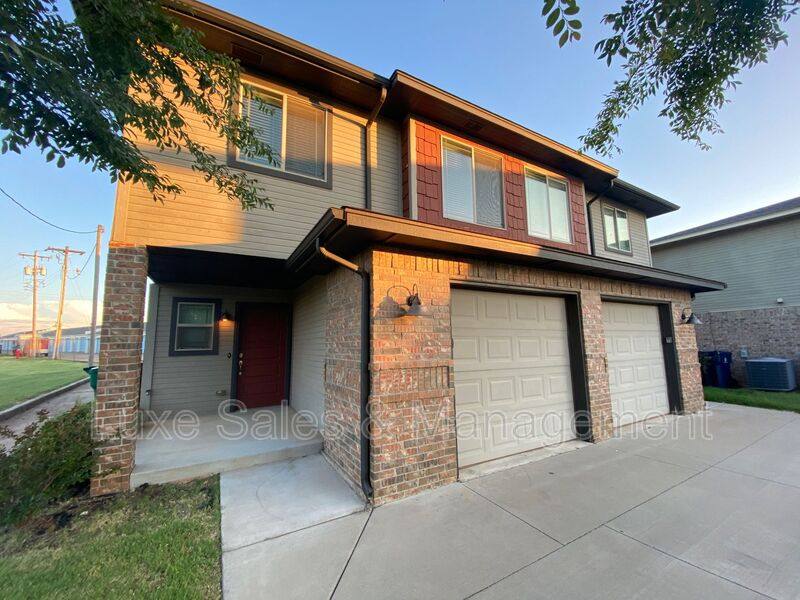House for rent at 6933 Mayberry Lane, Oklahoma City, OK 73142