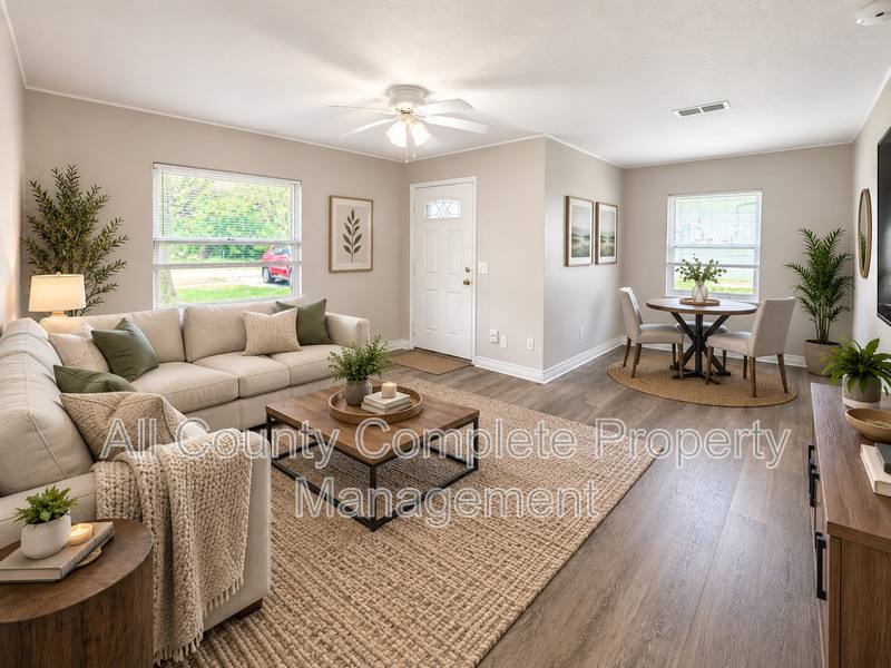 House for rent at 10415 Briarcliff Rd E, Jacksonville, FL 32218
