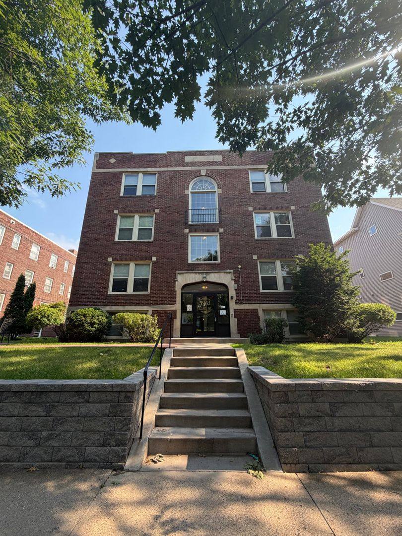 Apartment for rent at 1962 Grand Ave, St. Paul, MN 55105