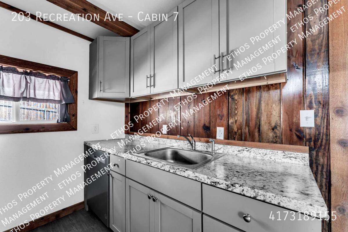 Apartment for rent at 203 Recreation Ave #CABIN 7, Rockaway Beach, MO 65740