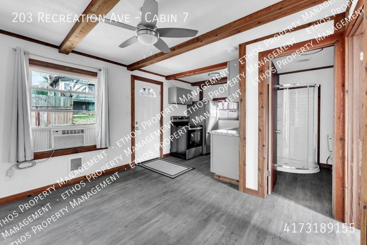 Apartment for rent at 203 Recreation Ave #CABIN 7, Rockaway Beach, MO 65740