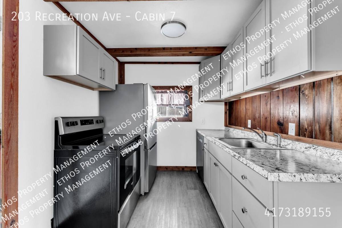 Apartment for rent at 203 Recreation Ave #CABIN 7, Rockaway Beach, MO 65740