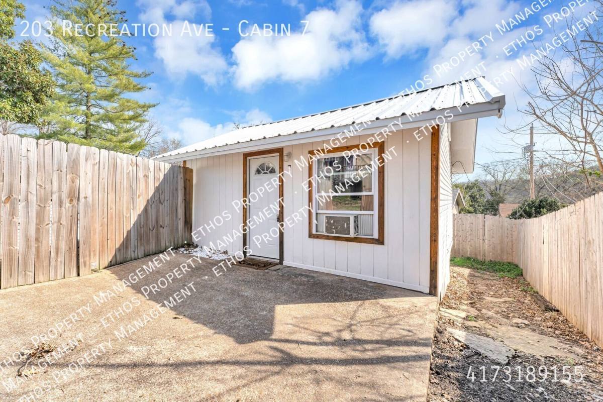 Apartment for rent at 203 Recreation Ave #CABIN 7, Rockaway Beach, MO 65740