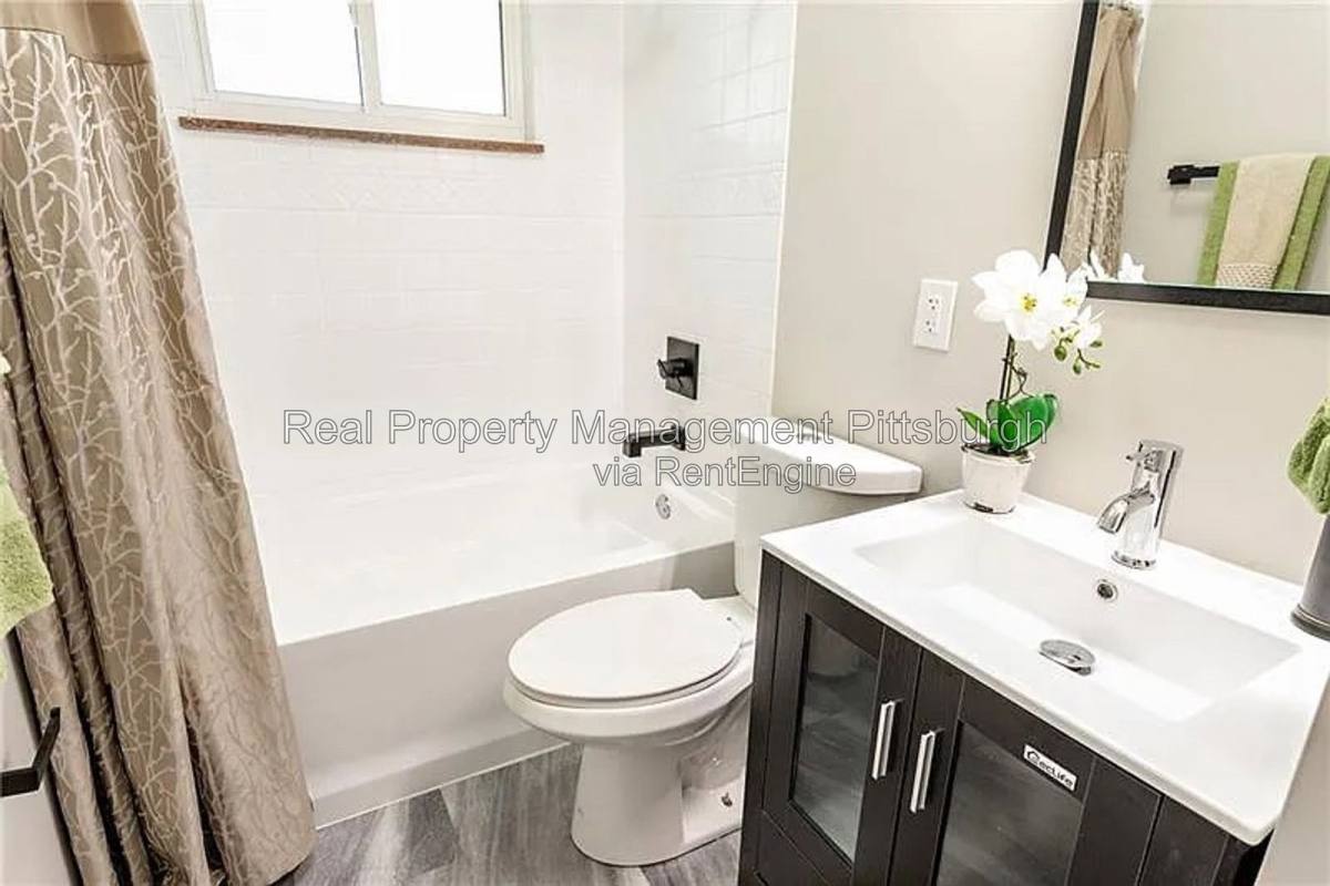 House for rent at 1307 Universal Rd, Pittsburgh, PA 15235