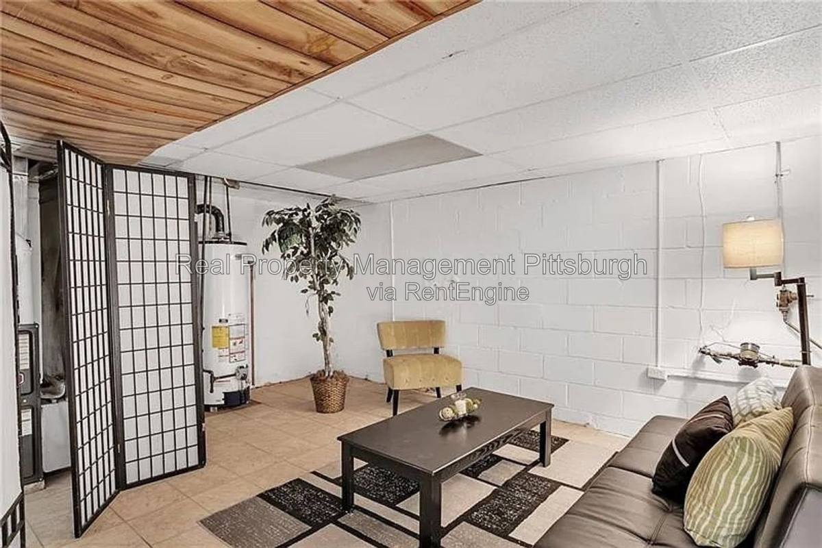 House for rent at 1307 Universal Rd, Pittsburgh, PA 15235