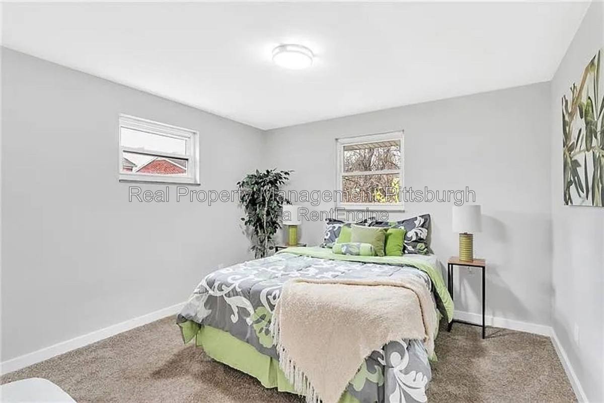 House for rent at 1307 Universal Rd, Pittsburgh, PA 15235