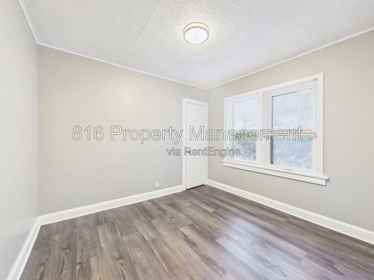 House for rent at 6808 S Benton Ave, Kansas City, MO 64132